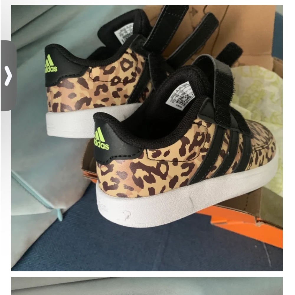 Adidas - Picture 2 of 5